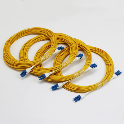 Uniboot LC Fiber Jumper 1M LC UPC к LC UPC Одномодный режим G657.A1 BendInsensitive 2mm LSZH Низкая потеря 0,15 дБ Кабель для фиксации волокон
