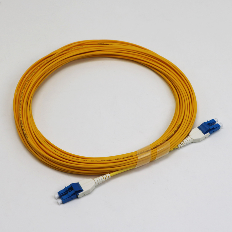 Uniboot LC Fiber Jumper 1M LC UPC к LC UPC Одномодный режим G657.A1 BendInsensitive 2mm LSZH Низкая потеря 0,15 дБ Кабель для фиксации волокон